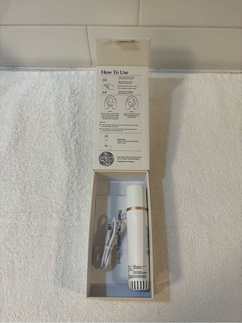 Therabody TheraFace Depuffing Wand - White Cold & Hot Therapy Beauty - Picture 10 of 13